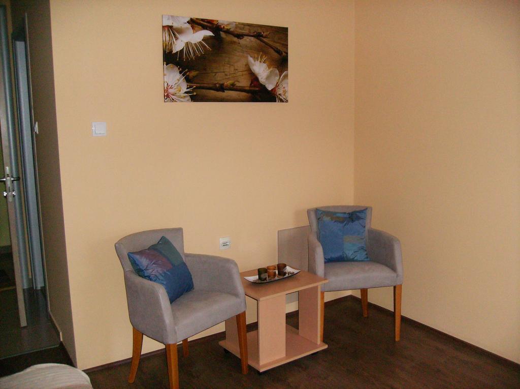 B&B Zmajevo Gnezdo 021 Kamanc Szoba fotó